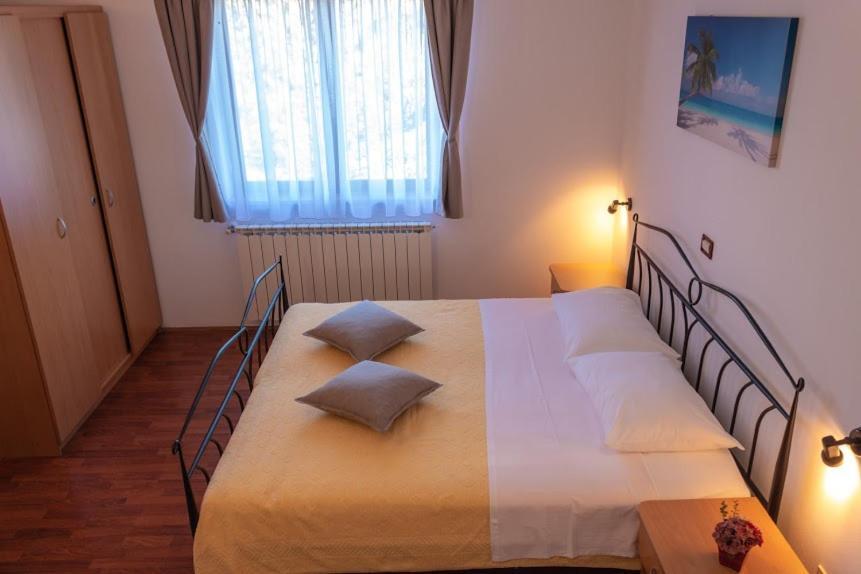 Apartments Ellen Банджоле Экстерьер фото