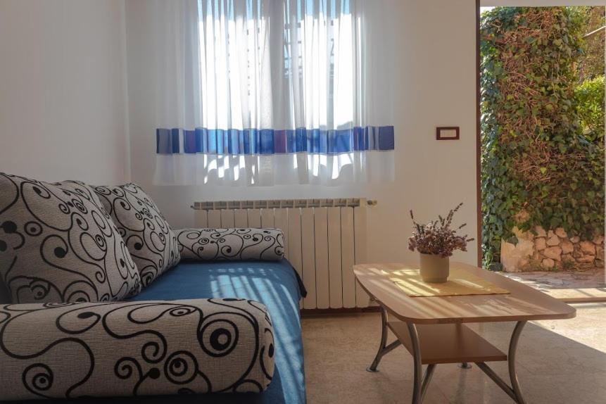 Apartments Ellen Банджоле Экстерьер фото