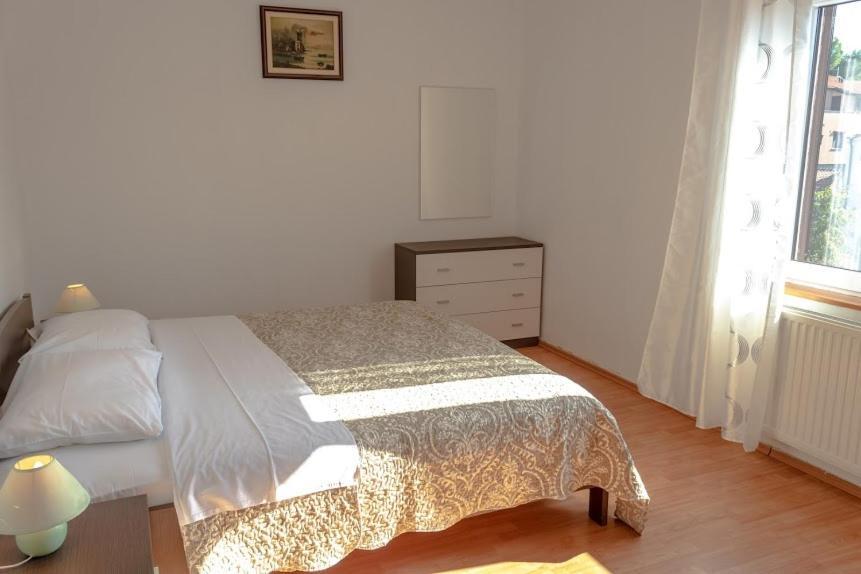 Apartments Ellen Банджоле Экстерьер фото