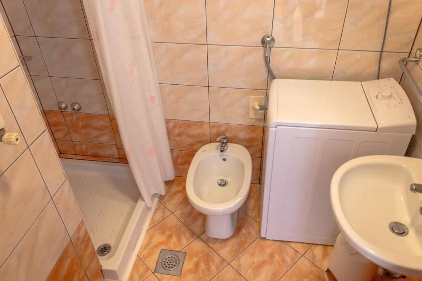 Apartments Ellen Банджоле Экстерьер фото