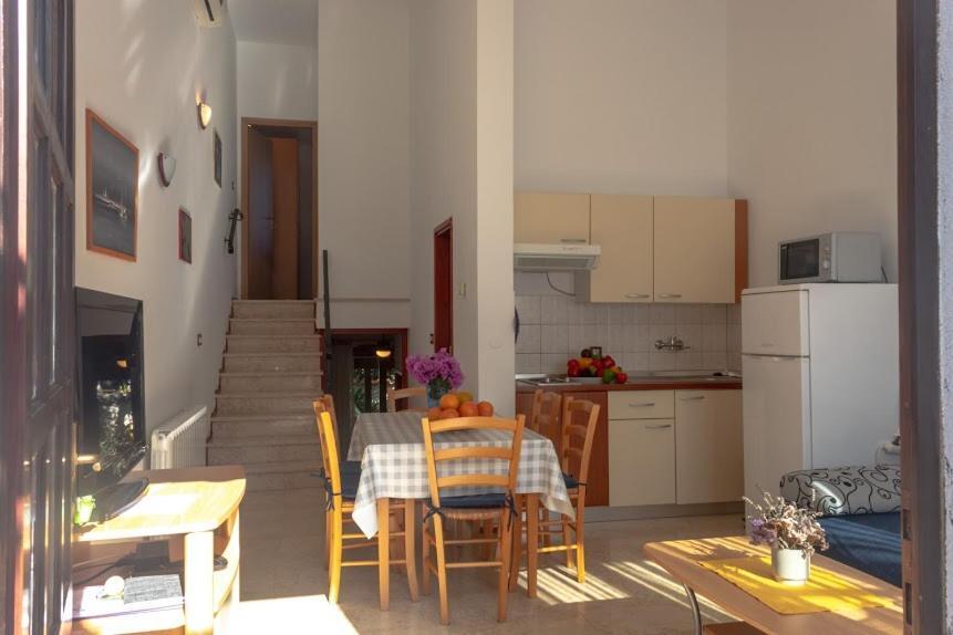 Apartments Ellen Банджоле Экстерьер фото